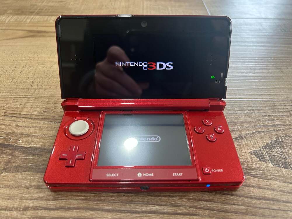 Nintendo 3DS Flame Red Bundle + 5 Games, Case, Charger, Stylus, SD Card Tested! - Picture 2 of 13